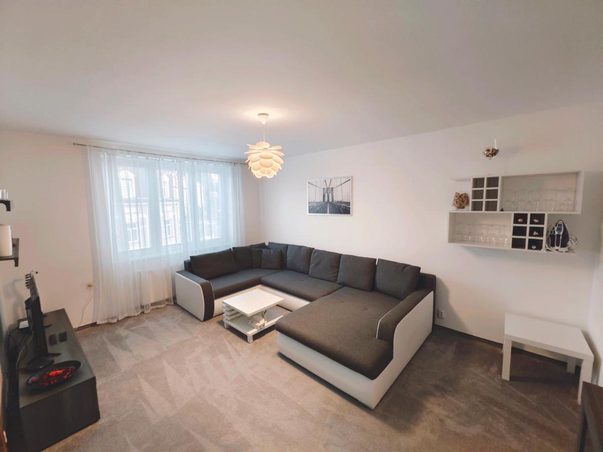 Apartman V Centru カルロヴィ・ヴァリ エクステリア 写真