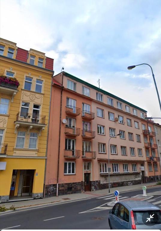 Apartman V Centru カルロヴィ・ヴァリ エクステリア 写真